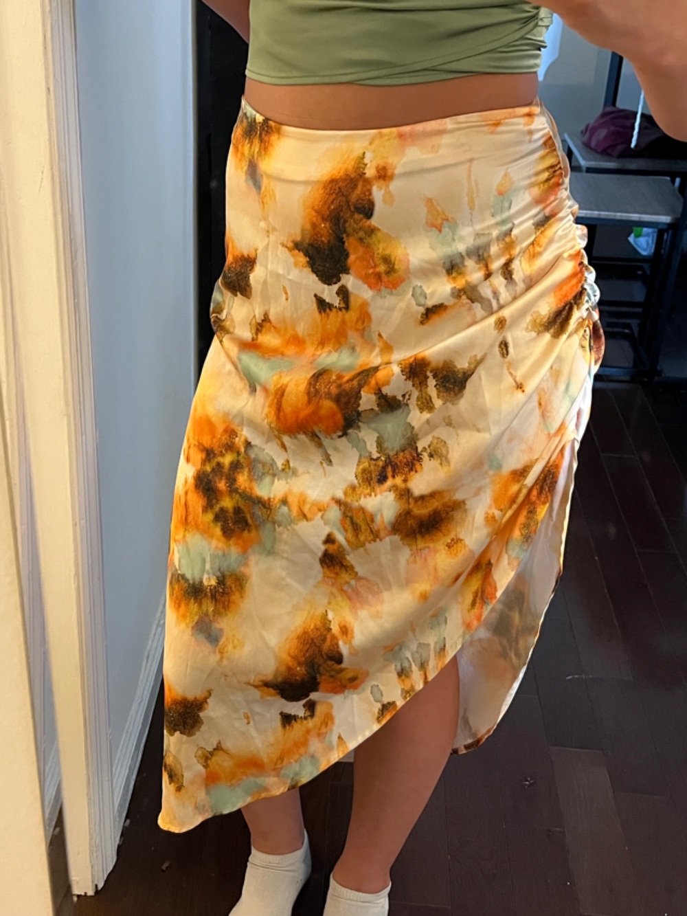 Watercolor pattern asymmetrical Midi Skirt with side scrunch and ruche details